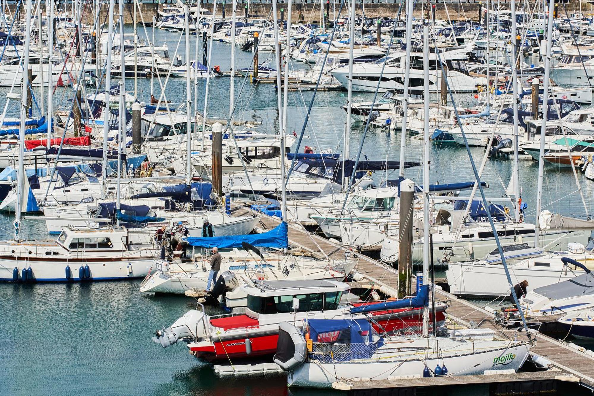 Apartament Harbour Breeze - Contemporary Waterside Bolthole On Torquay'S Iconic Marina Zewnętrze zdjęcie